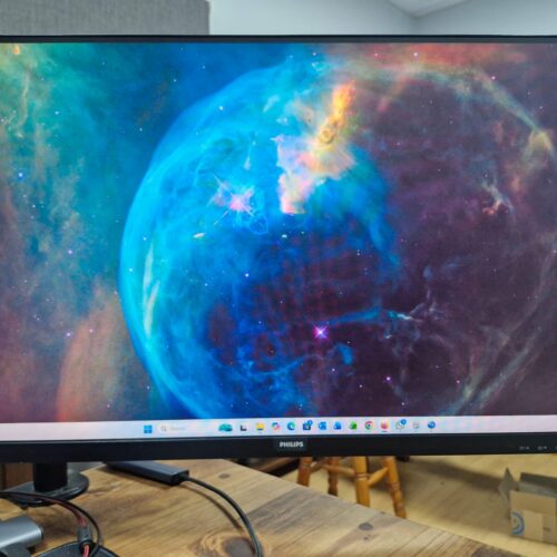 No 21 - Philips 271V8/73 27'' Monitor With Desktop Mounting Bracket. R1500 without Bracket